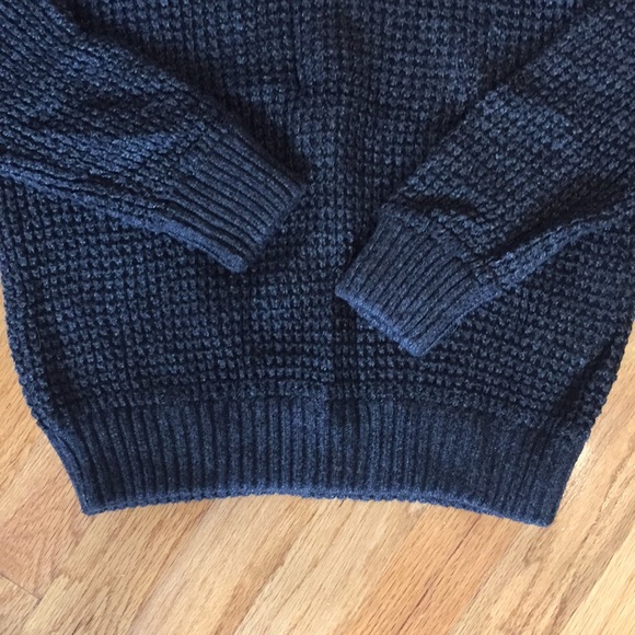 Sweater - Picture 4 of 4